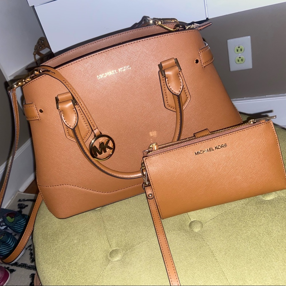 Michael Kors small tote + matching wallet